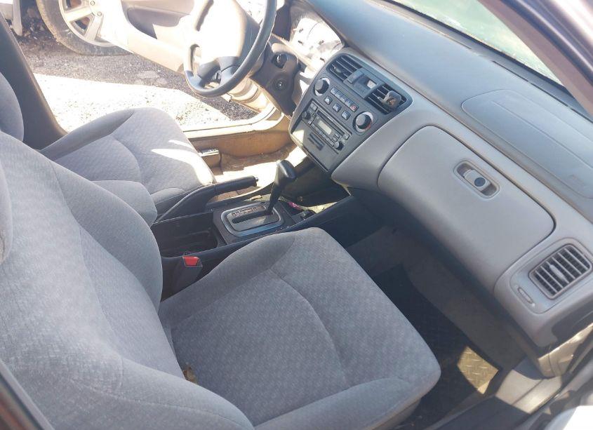 Photo 5 of 2001 Honda Accord 2.3 LX (VIN 1HGCG56461A139868)