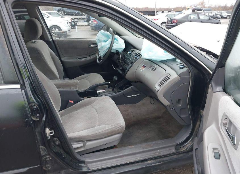 Photo 5 of 2002 Honda Accord 2.3 LX (VIN 1HGCG56462A129388)