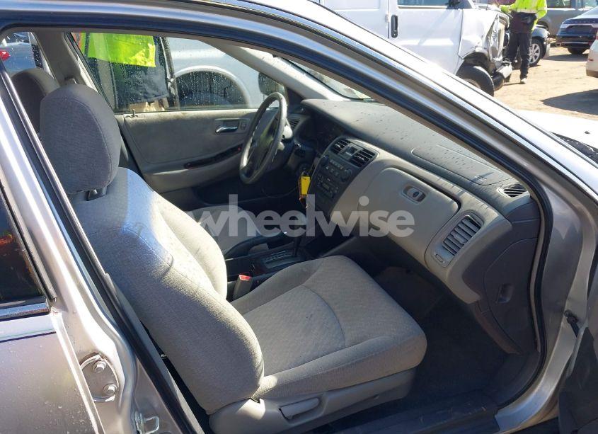 Photo 5 of 2002 Honda Accord 2.3 LX (VIN 1HGCG56462A145333)