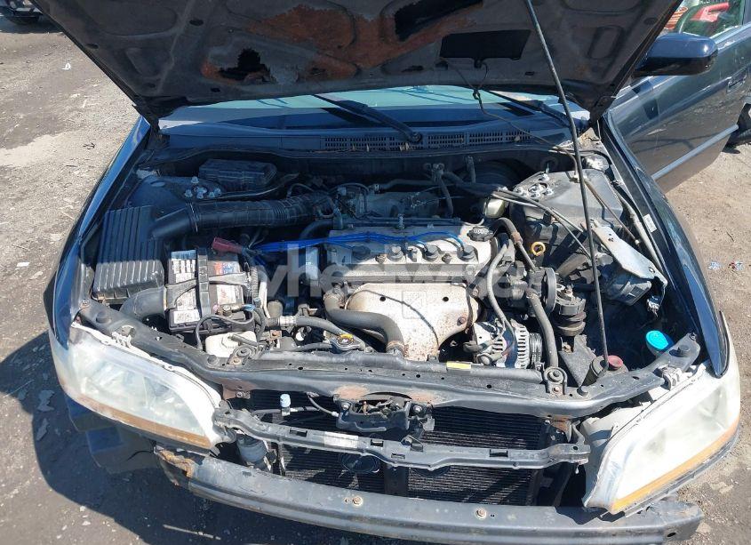 Photo 10 of 1998 Honda Accord LX (VIN 1HGCG5646WA010729)