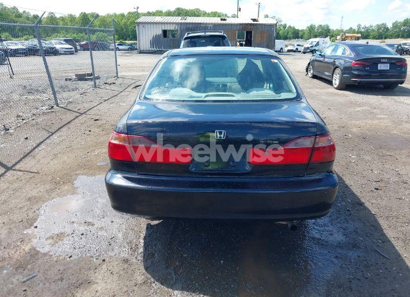 Photo 17 of 1998 Honda Accord LX (VIN 1HGCG5646WA010729)