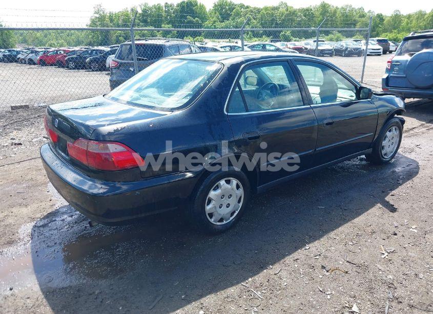 Photo 4 of 1998 Honda Accord LX (VIN 1HGCG5646WA010729)