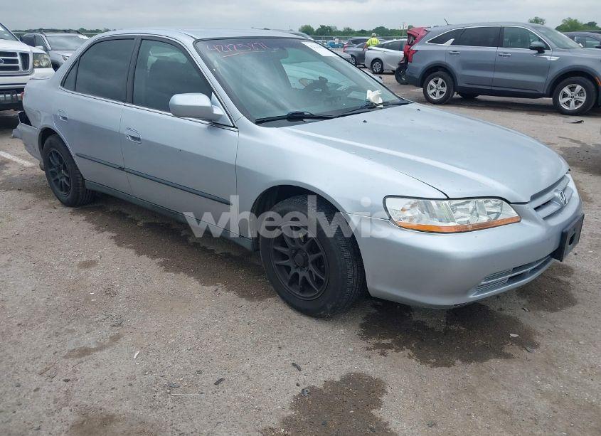 1998 Honda Accord LX (VIN 1HGCG5646WA109440) main photo