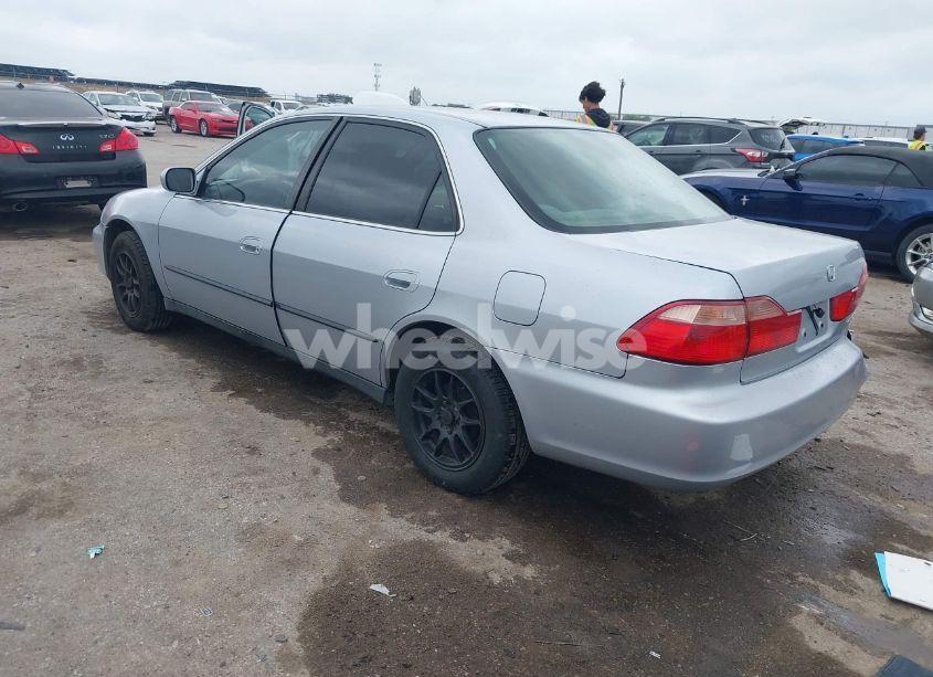 Photo 3 of 1998 Honda Accord LX (VIN 1HGCG5646WA109440)