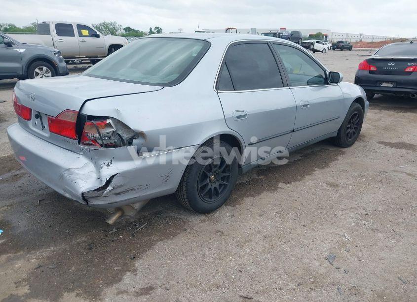 Photo 4 of 1998 Honda Accord LX (VIN 1HGCG5646WA109440)