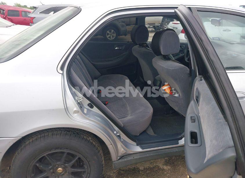 Photo 8 of 1998 Honda Accord LX (VIN 1HGCG5646WA109440)