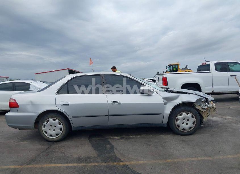 Photo 13 of 1999 Honda Accord LX (VIN 1HGCG5646XA019223)