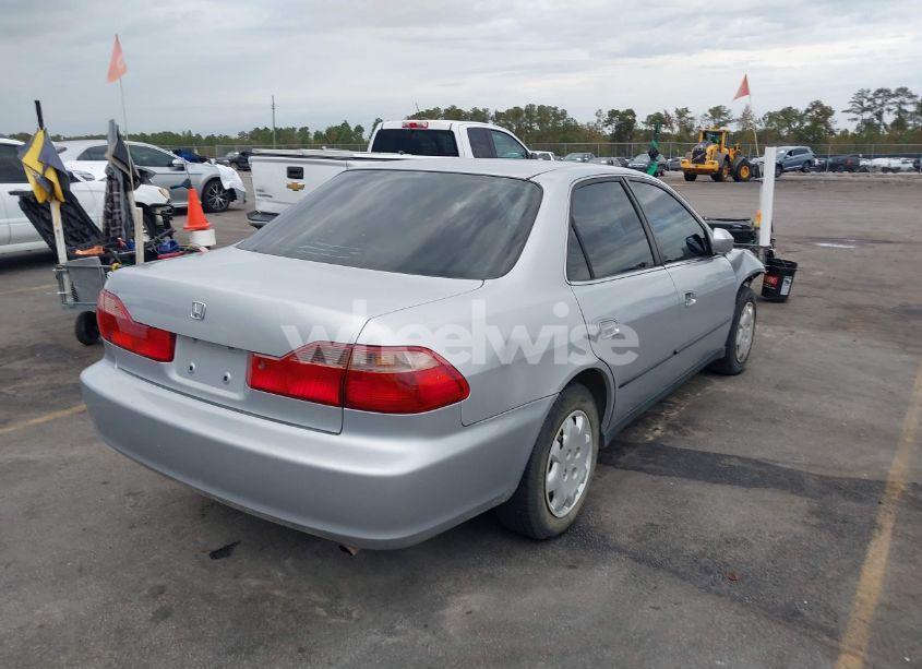 Photo 4 of 1999 Honda Accord LX (VIN 1HGCG5646XA019223)
