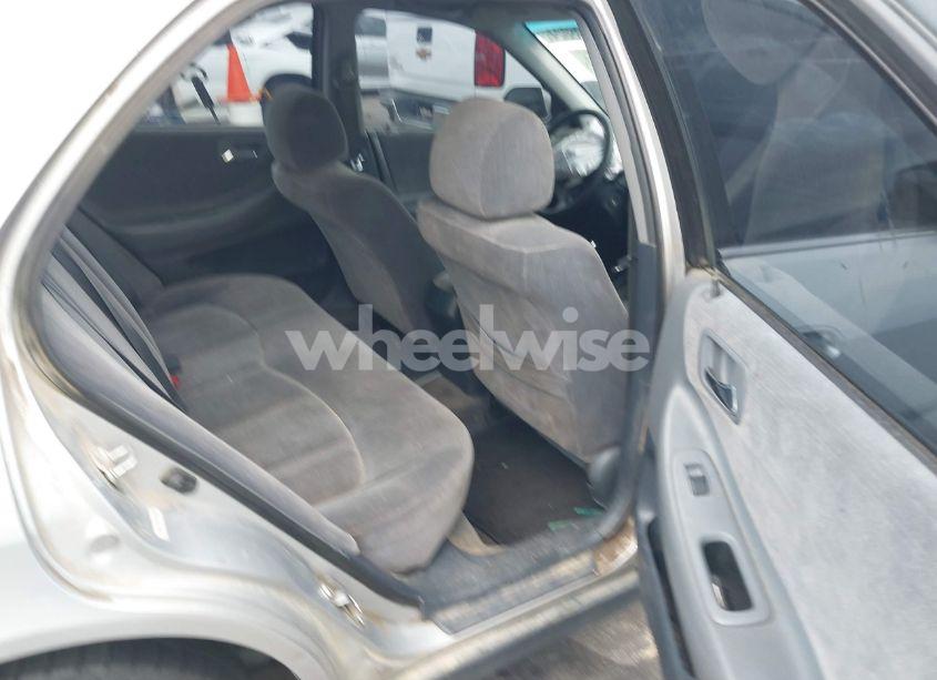 Photo 8 of 1999 Honda Accord LX (VIN 1HGCG5646XA019223)