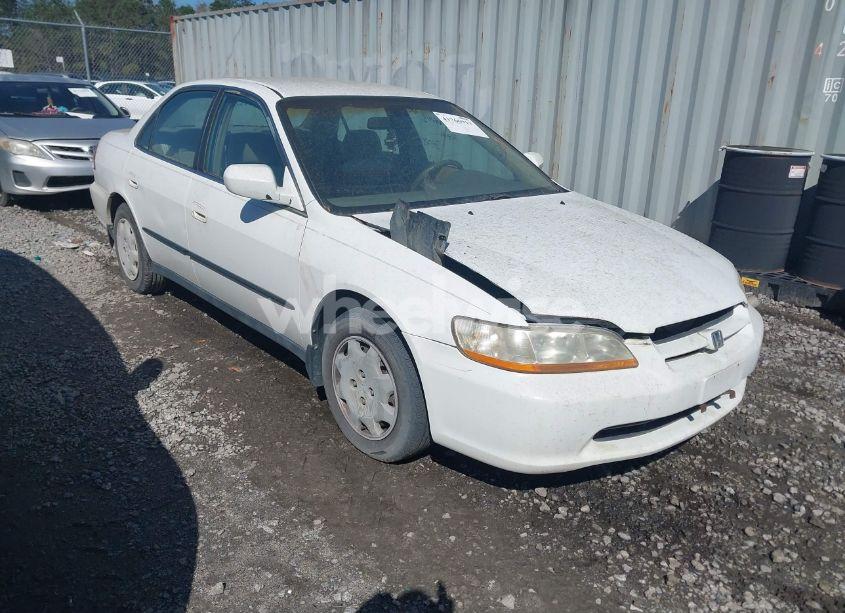 2000 Honda Accord 2.3 LX (VIN 1HGCG5646YA131439) main photo
