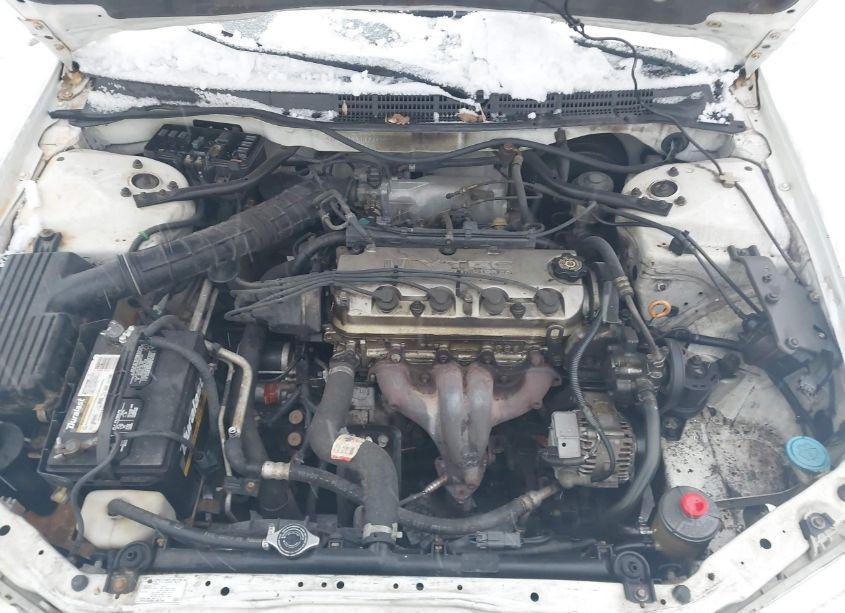 Photo 10 of 2000 Honda Accord 2.3 LX (VIN 1HGCG5646YA148497)