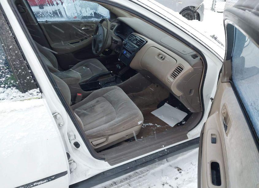 Photo 5 of 2000 Honda Accord 2.3 LX (VIN 1HGCG5646YA148497)