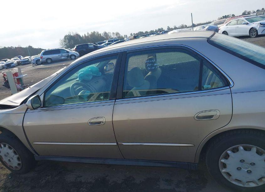 Photo 15 of 2001 Honda Accord 2.3 LX (VIN 1HGCG56471A018833)