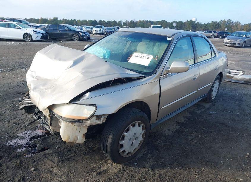 Photo 2 of 2001 Honda Accord 2.3 LX (VIN 1HGCG56471A018833)