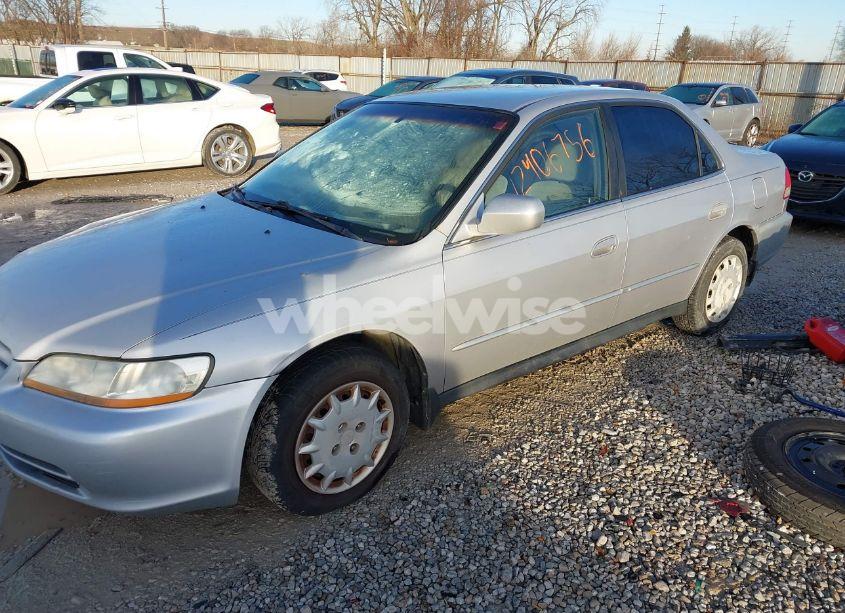 Photo 2 of 2001 Honda Accord 2.3 LX (VIN 1HGCG56471A132864)