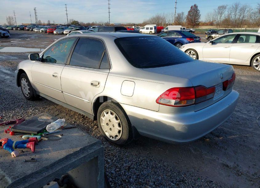 Photo 3 of 2001 Honda Accord 2.3 LX (VIN 1HGCG56471A132864)
