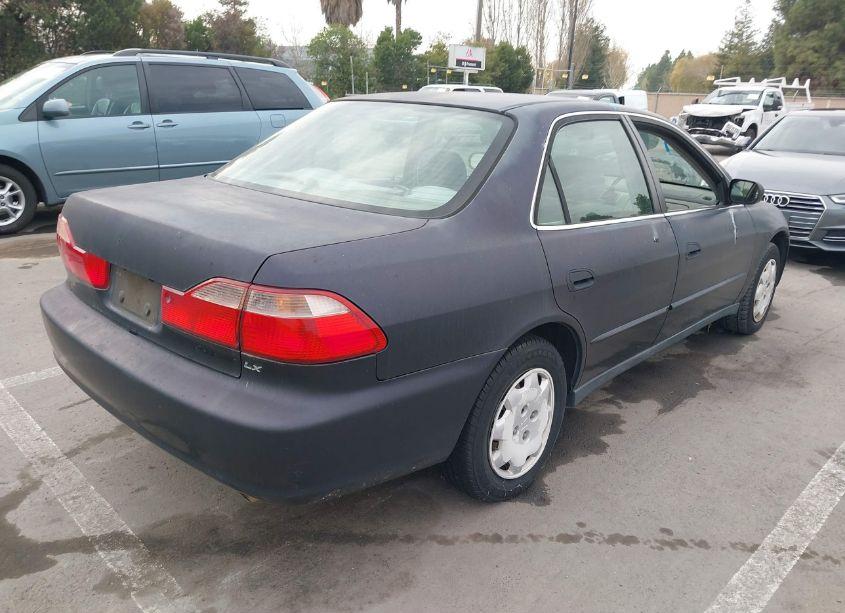 Photo 4 of 1998 Honda Accord SDN LX (VIN 1HGCG5647WA037096)