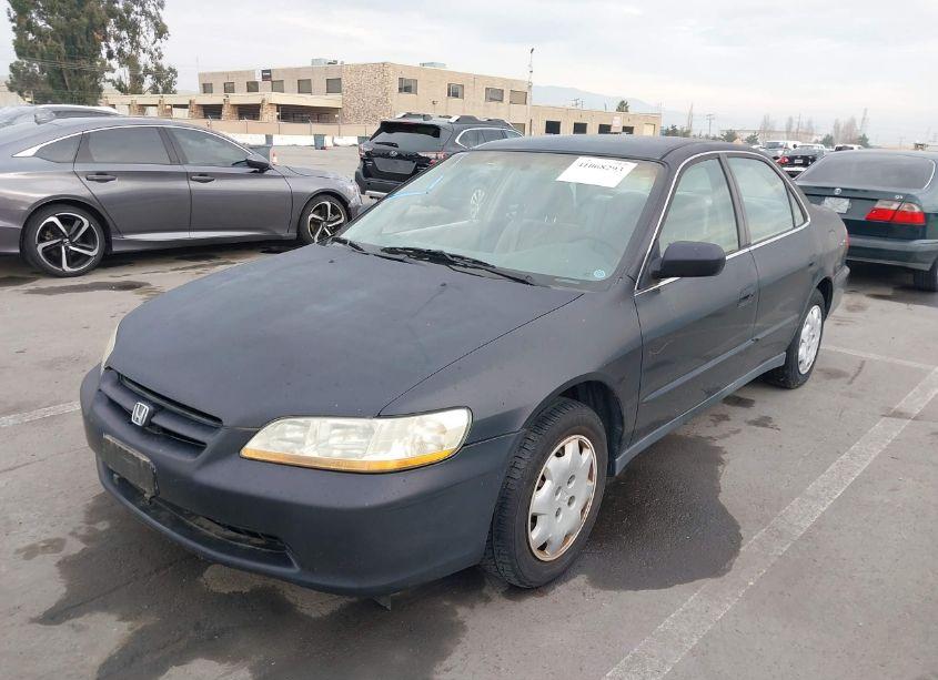 Photo 6 of 1998 Honda Accord SDN LX (VIN 1HGCG5647WA037096)