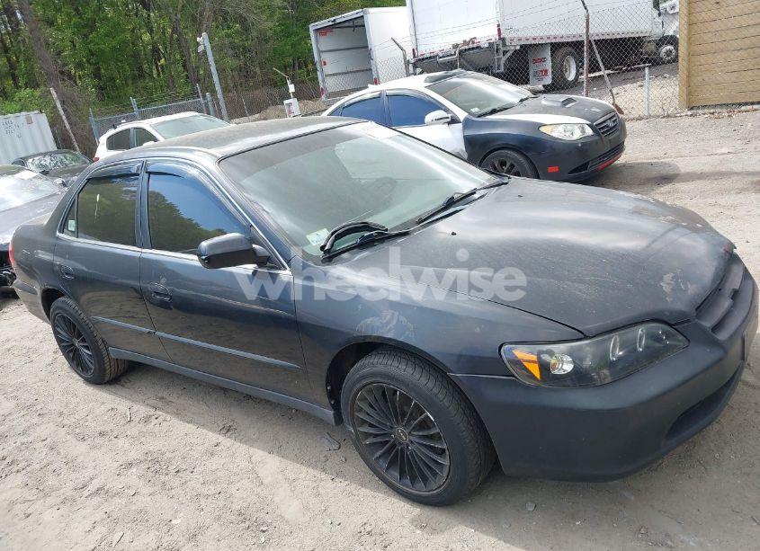 1998 Honda Accord LX (VIN 1HGCG5647WA174295) main photo