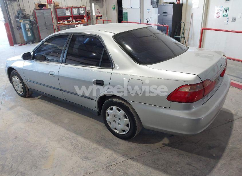 Photo 3 of 1998 Honda Accord LX (VIN 1HGCG5647WA208073)