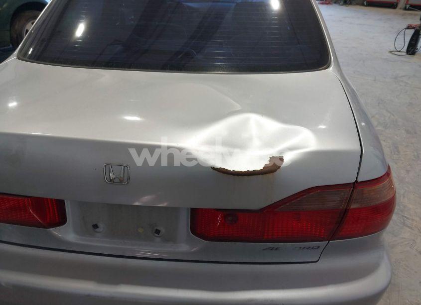 Photo 6 of 1998 Honda Accord LX (VIN 1HGCG5647WA208073)