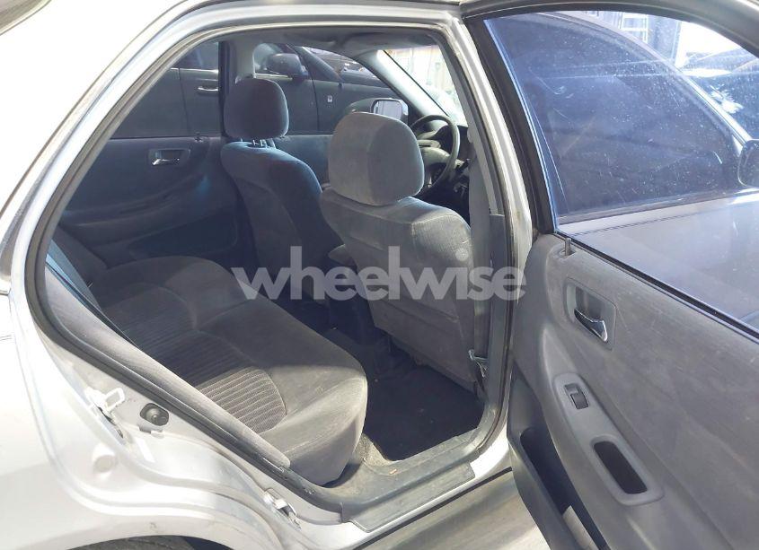 Photo 8 of 1998 Honda Accord LX (VIN 1HGCG5647WA208073)