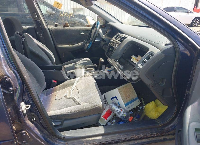 Photo 5 of 2001 Honda Accord 2.3 LX (VIN 1HGCG56481A141315)