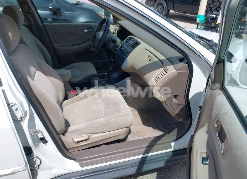 Photo 5 of 2002 Honda Accord 2.3 LX (VIN 1HGCG56482A067556)