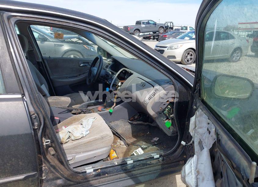 Photo 5 of 2002 Honda Accord 2.3 LX (VIN 1HGCG56482A129392)