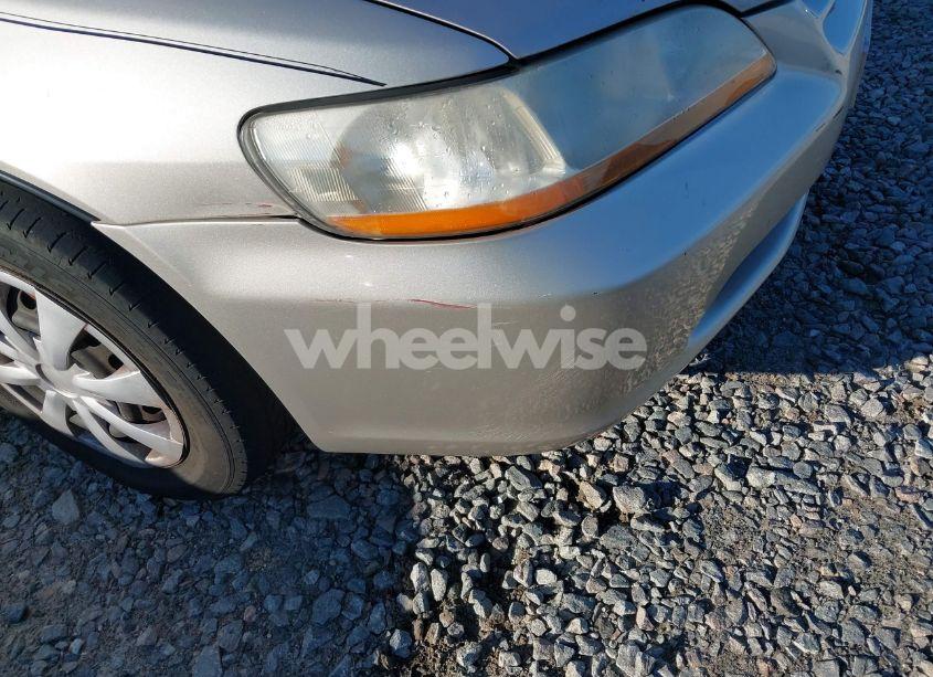 Photo 14 of 1998 Honda Accord LX (VIN 1HGCG5648WA011798)