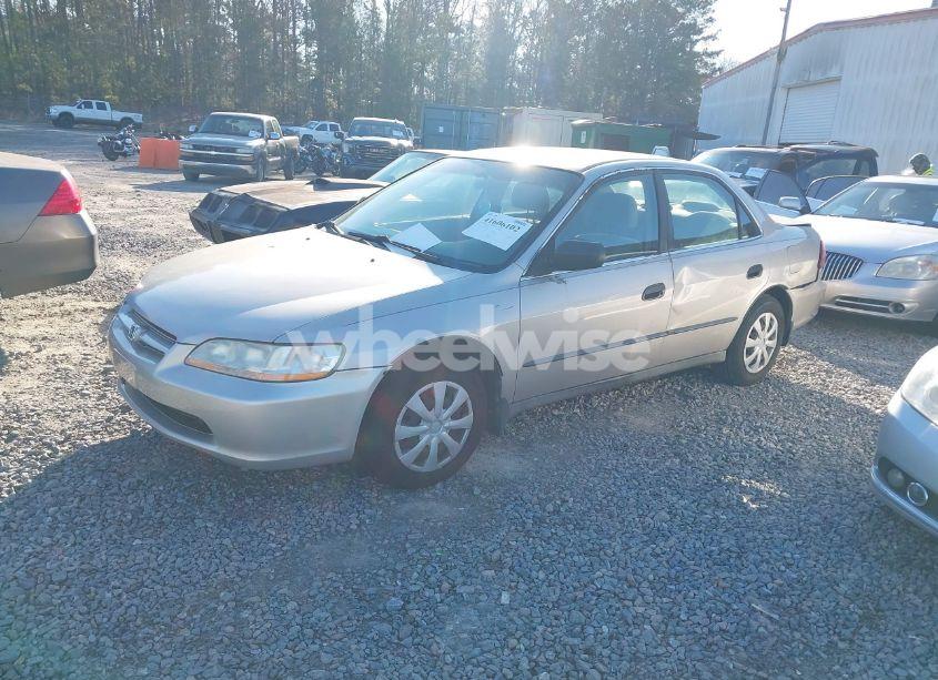 Photo 2 of 1998 Honda Accord LX (VIN 1HGCG5648WA011798)