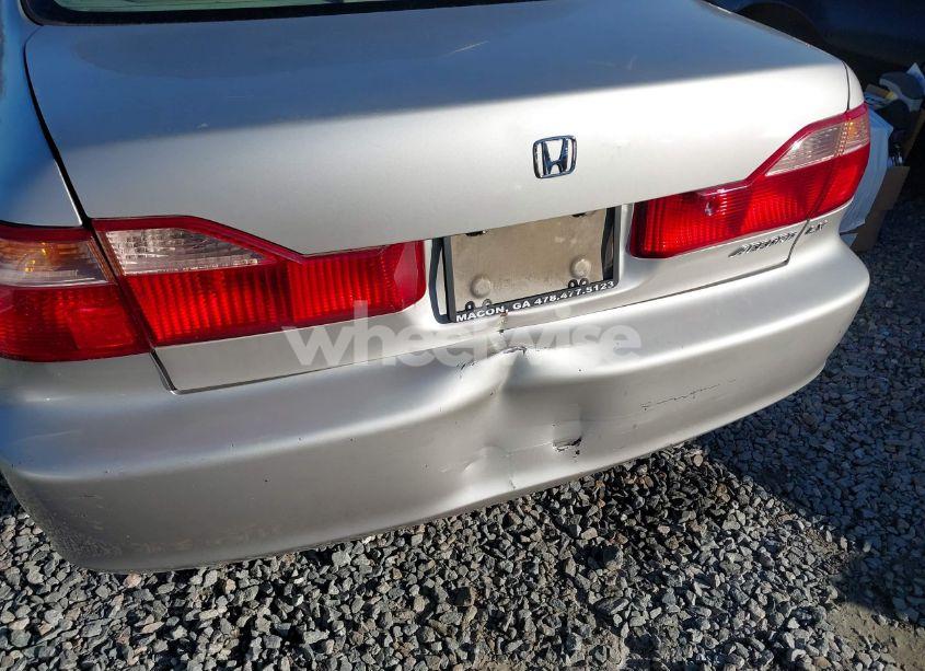 Photo 6 of 1998 Honda Accord LX (VIN 1HGCG5648WA011798)