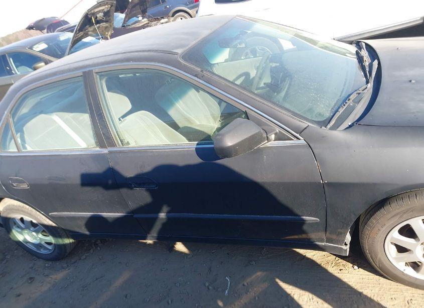 Photo 12 of 1999 Honda Accord LX (VIN 1HGCG5648XA069864)