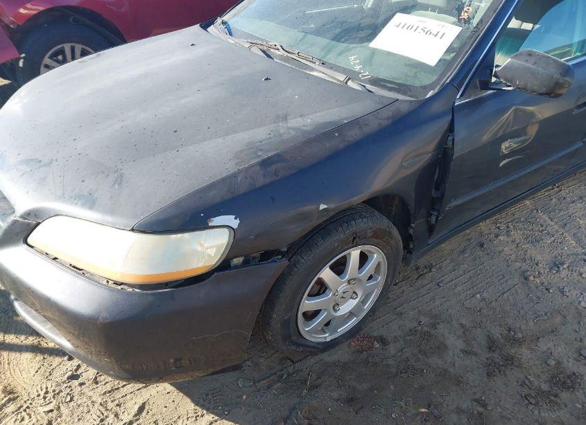 Photo 5 of 1999 Honda Accord LX (VIN 1HGCG5648XA069864)