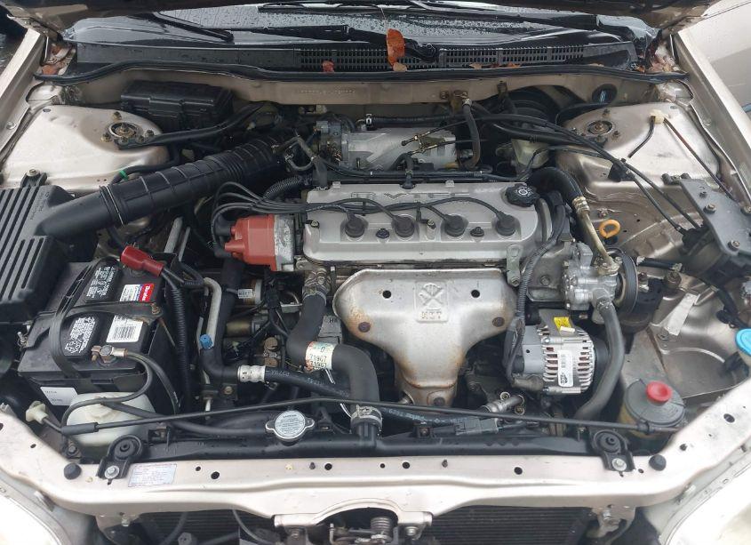 Photo 10 of 2000 Honda Accord 2.3 LX (VIN 1HGCG5648YA027308)
