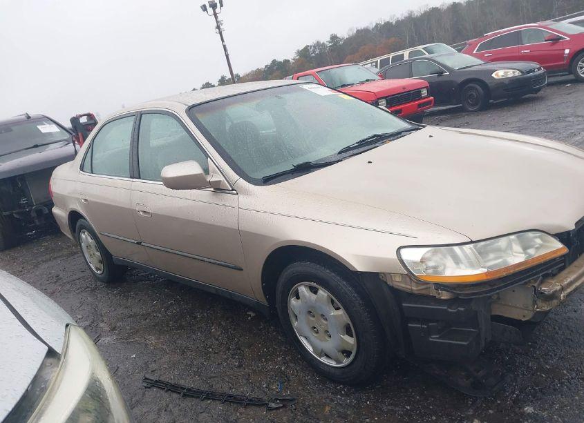 Photo 13 of 2000 Honda Accord 2.3 LX (VIN 1HGCG5648YA027308)