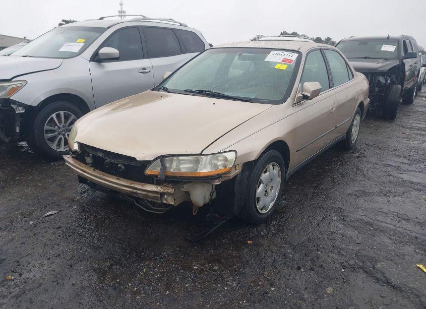 Photo 2 of 2000 Honda Accord 2.3 LX (VIN 1HGCG5648YA027308)