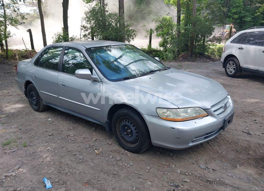 2002 Honda Accord 2.3 LX (VIN 1HGCG56492A130101) main photo