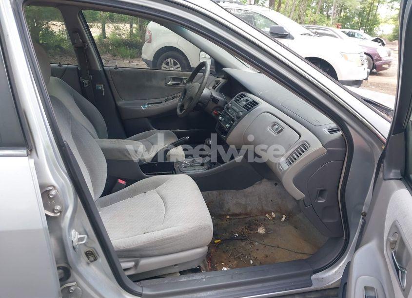 Photo 5 of 2002 Honda Accord 2.3 LX (VIN 1HGCG56492A130101)