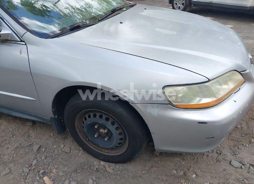 Photo 6 of 2002 Honda Accord 2.3 LX (VIN 1HGCG56492A130101)