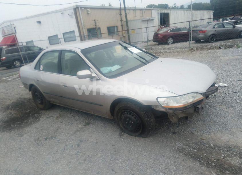 1998 Honda Accord LX (VIN 1HGCG5649WA208611) main photo