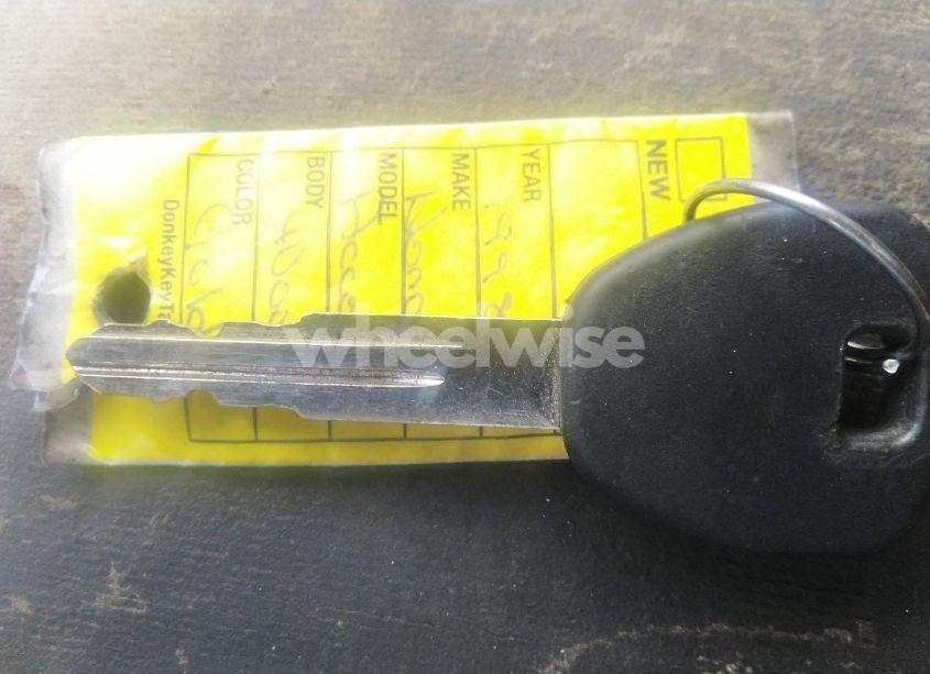 Photo 11 of 1998 Honda Accord LX (VIN 1HGCG5649WA208611)