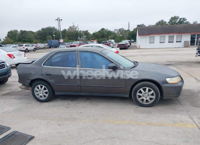 Photo 14 of 1998 Honda Accord LX (VIN 1HGCG5649WA270381)