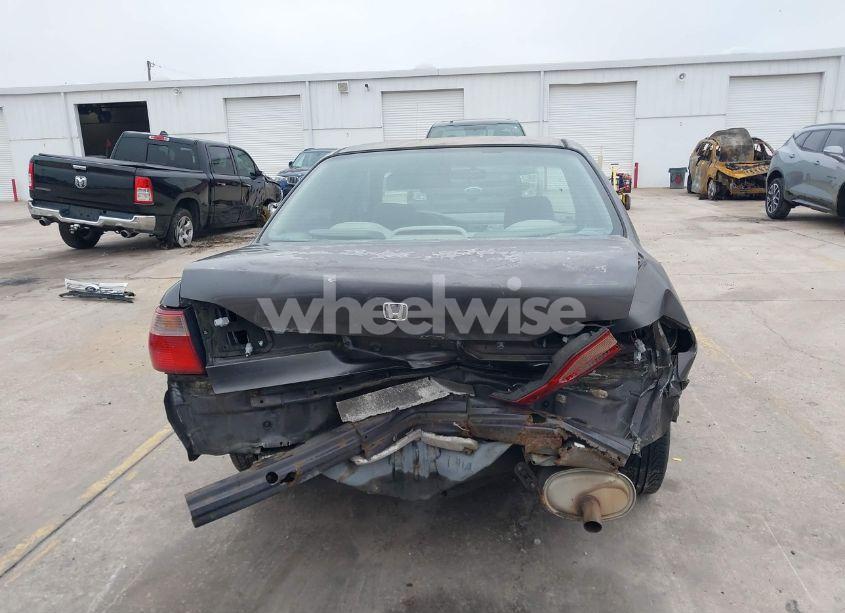 Photo 17 of 1998 Honda Accord LX (VIN 1HGCG5649WA270381)