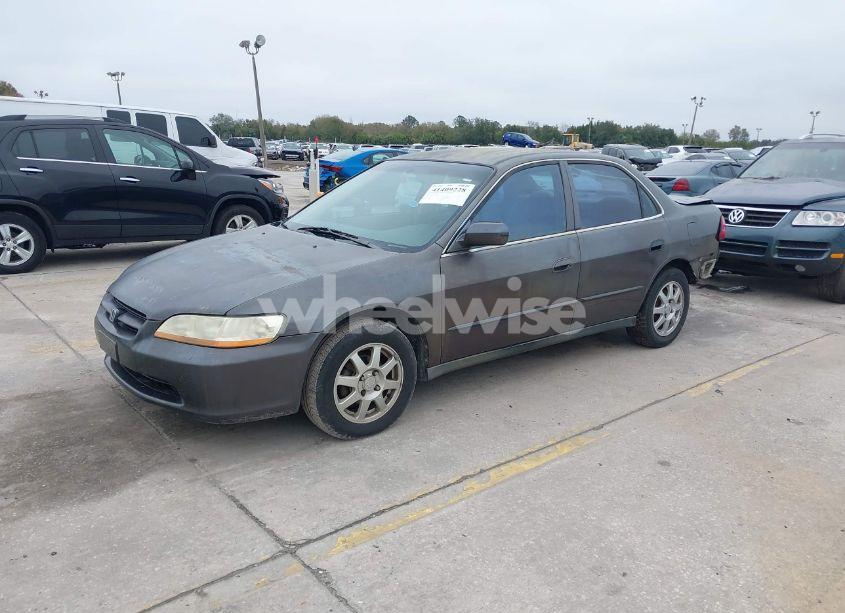 Photo 2 of 1998 Honda Accord LX (VIN 1HGCG5649WA270381)
