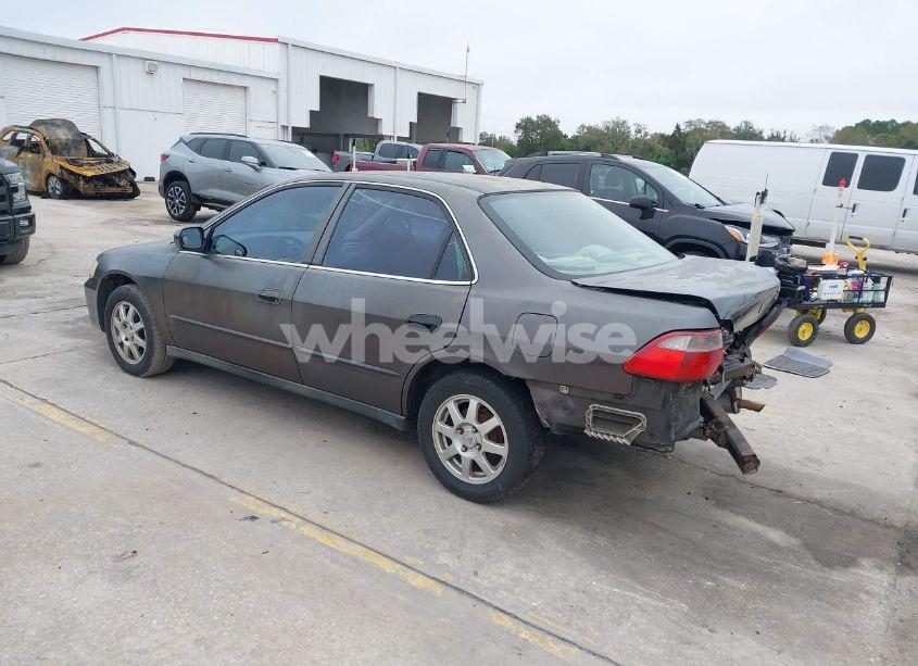 Photo 3 of 1998 Honda Accord LX (VIN 1HGCG5649WA270381)