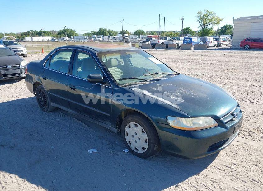 1998 Honda Accord LX (VIN 1HGCG5649WA272678) main photo