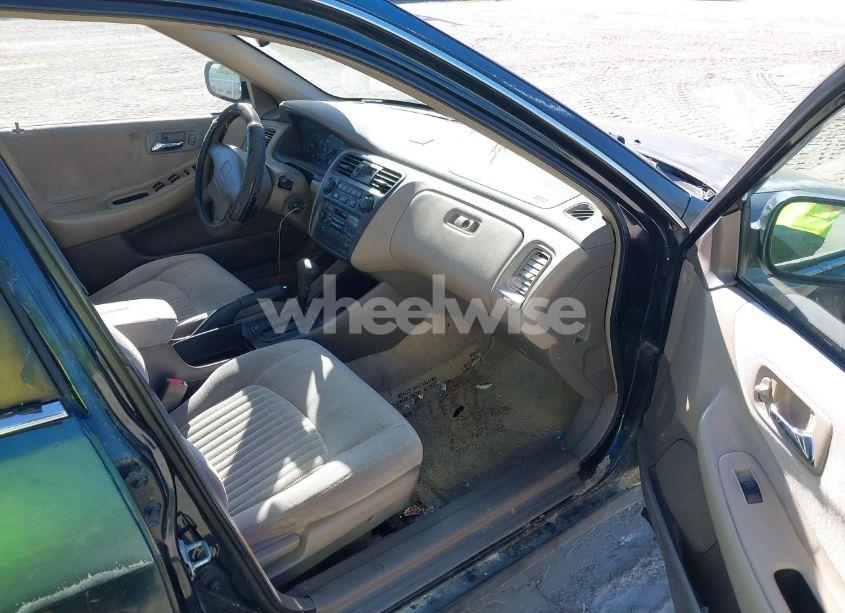 Photo 5 of 1998 Honda Accord LX (VIN 1HGCG5649WA272678)