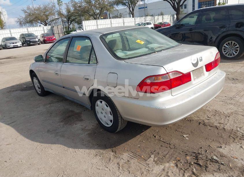 Photo 3 of 1999 Honda Accord LX (VIN 1HGCG5649XA110499)