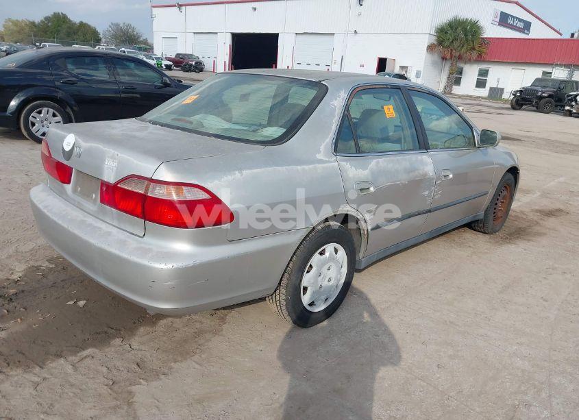 Photo 4 of 1999 Honda Accord LX (VIN 1HGCG5649XA110499)